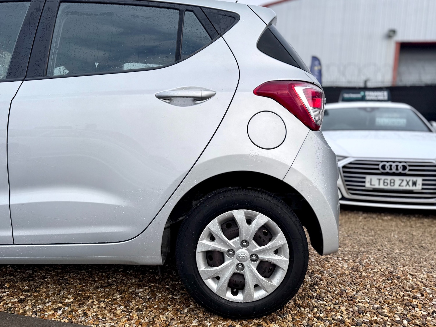 Used Hyundai i10 2015 for sale - 76854729: Photo 23