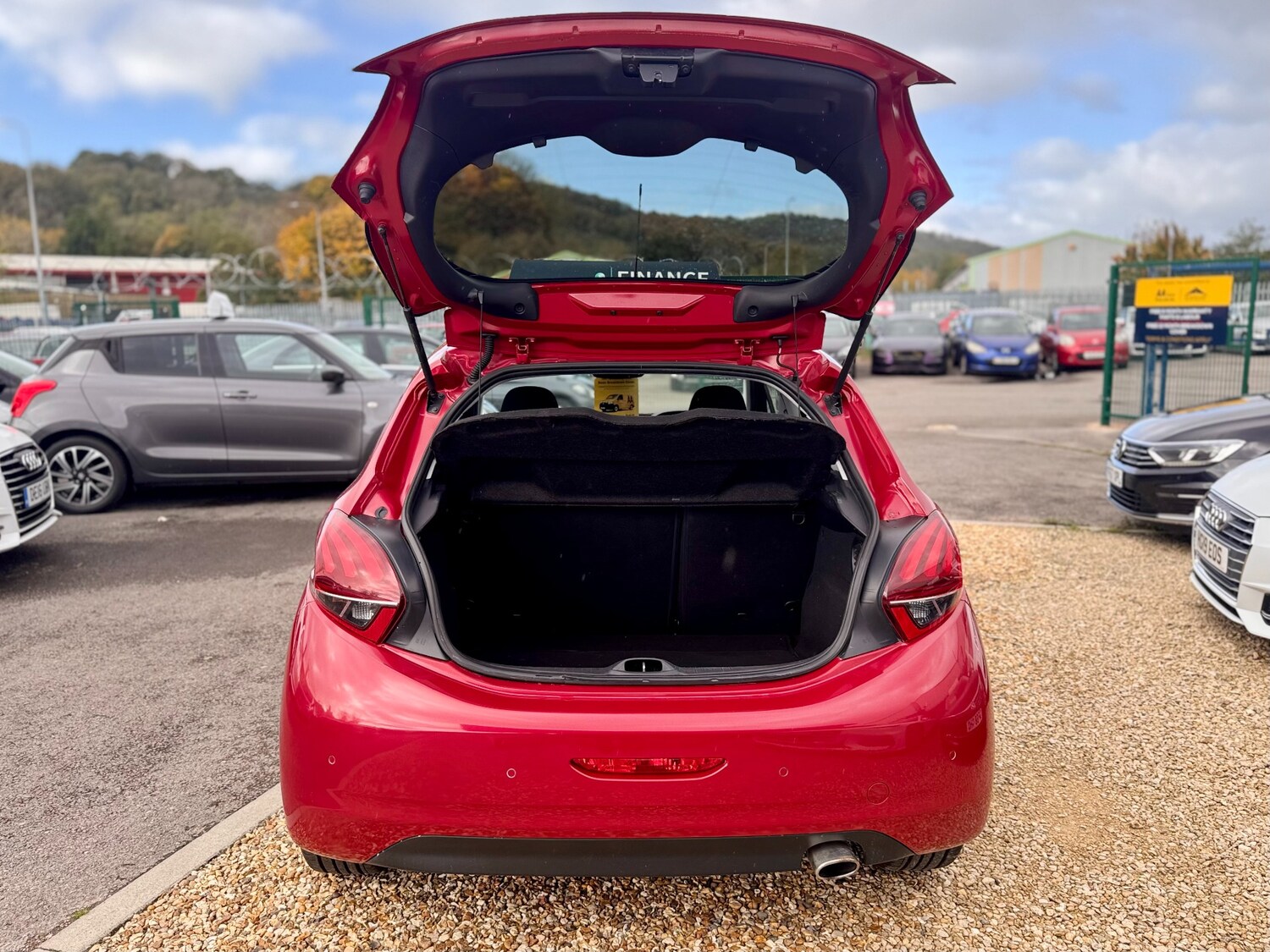 Used Peugeot 208 2015 for sale - 77461366: Photo 20