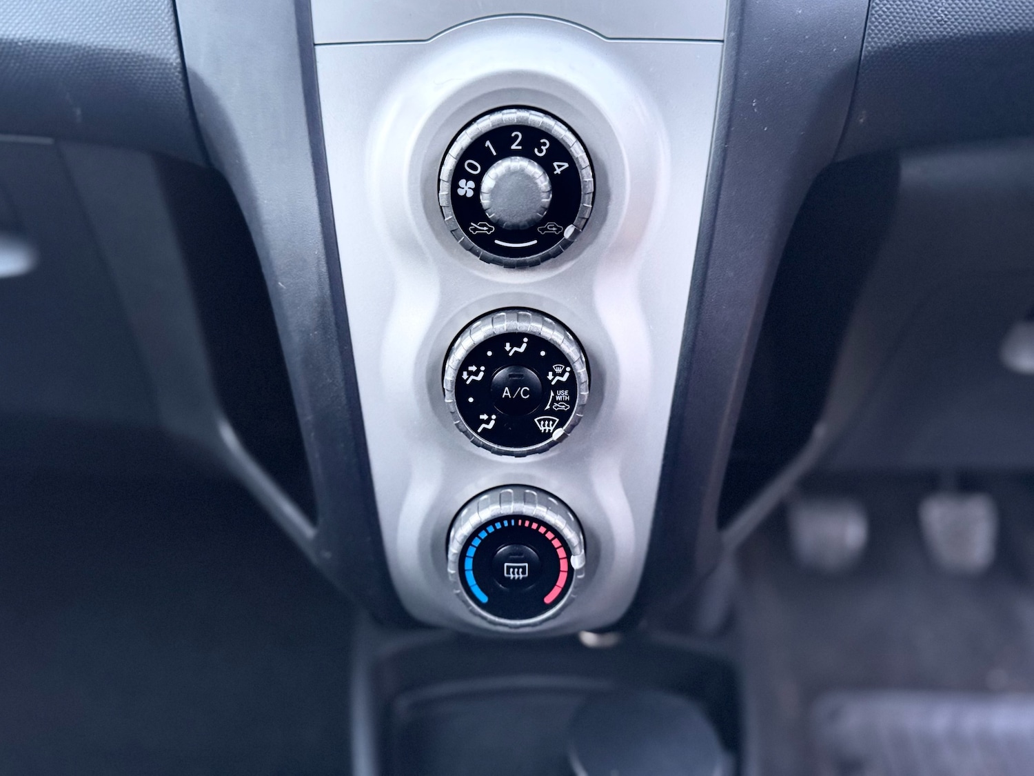 Used Toyota Yaris 2006 for sale - 77324404: Photo 33