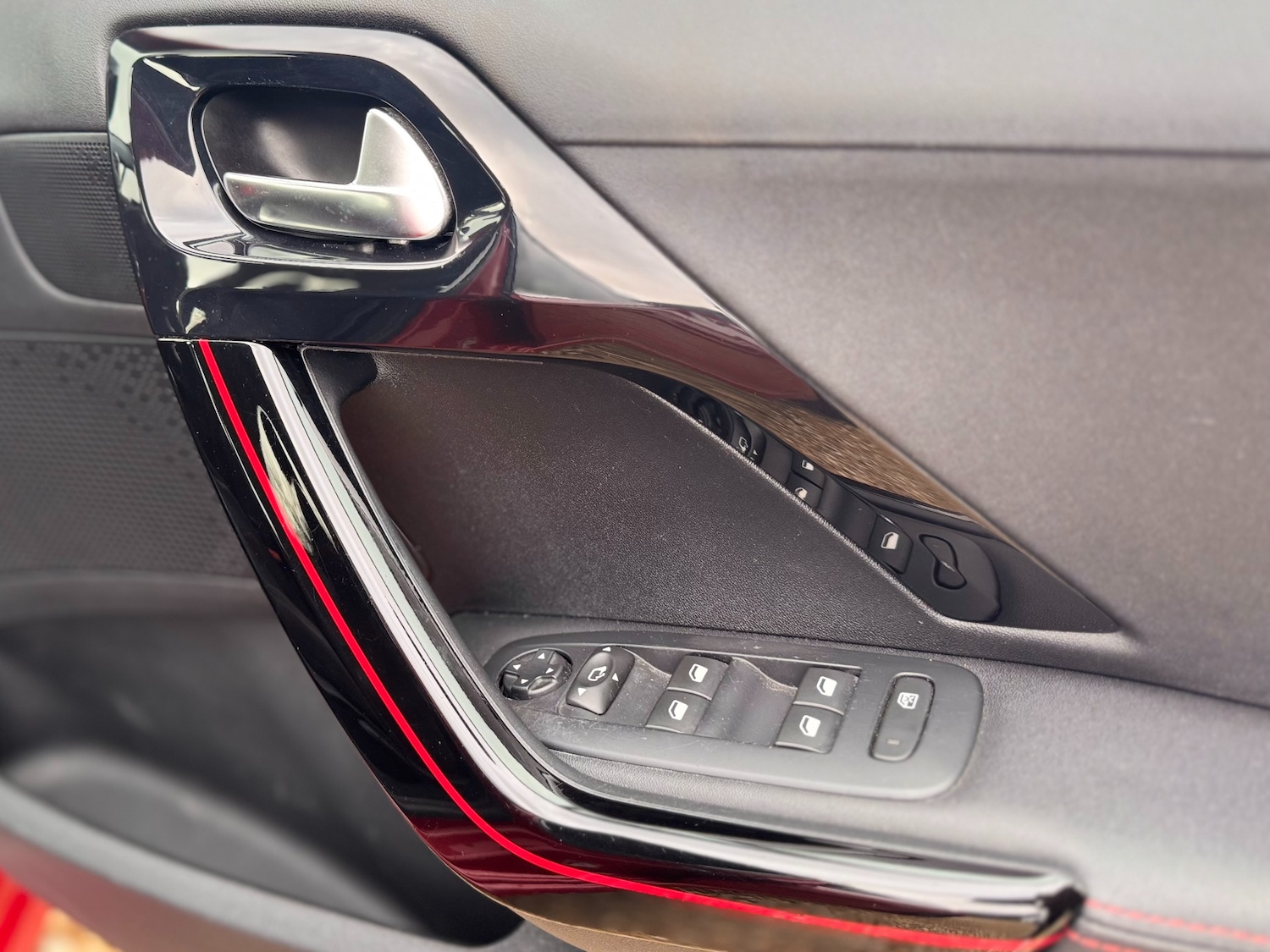 Used Peugeot 208 2015 for sale - 77014748: Photo 27