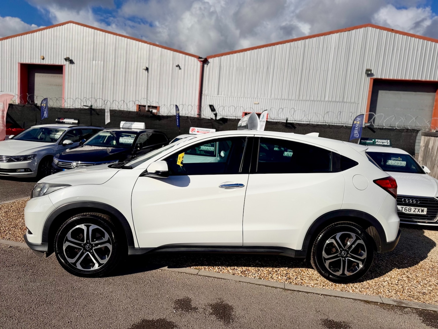 Used Honda HR-V 2017 for sale - 76933345: Photo 16