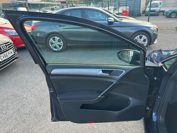 Used Volkswagen Golf 2015 for sale - 76302995: Photo 37