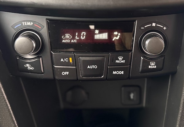 Used Suzuki Swift 2015 for sale - 76234948: Photo 34