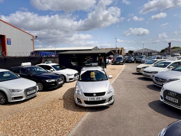 Used Suzuki Swift 2015 for sale - 76234948: Photo 53