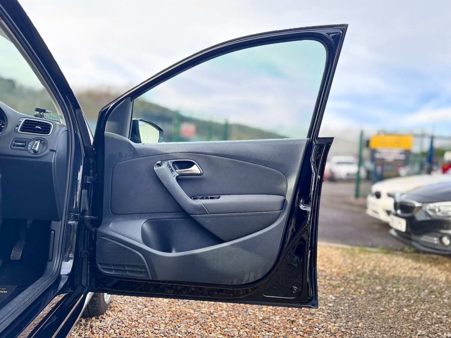 Used Volkswagen Polo 2013 for sale - 77379514: Photo 25