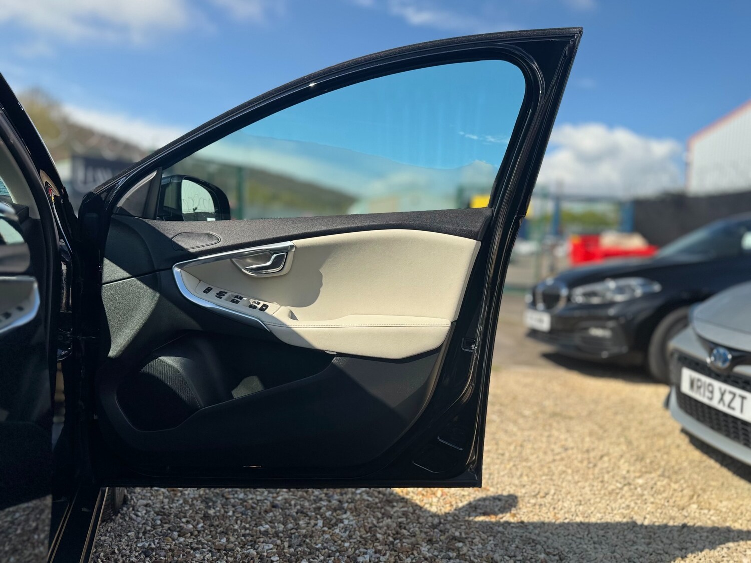 Used Volvo V40 2014 for sale - 78178353: Photo 25