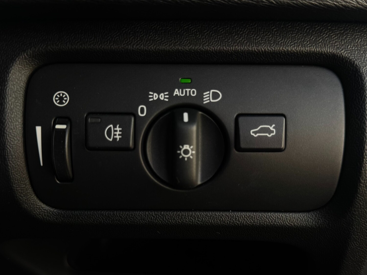 Used Volvo V40 2014 for sale - 78178353: Photo 27