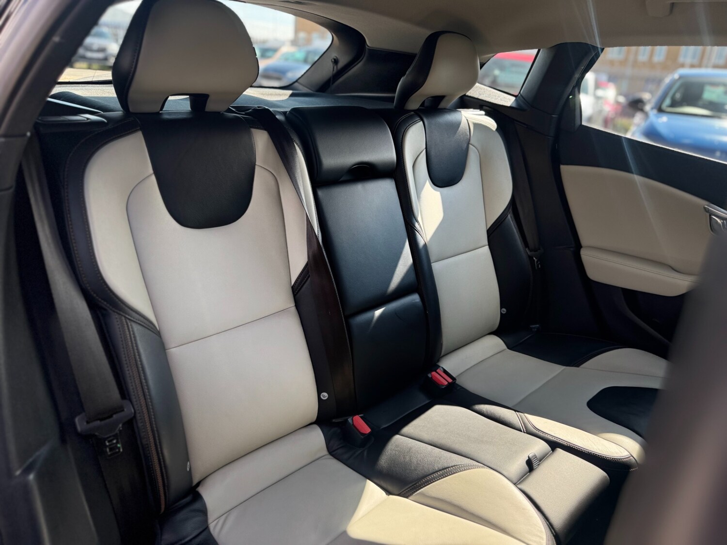 Used Volvo V40 2014 for sale - 78178353: Photo 38