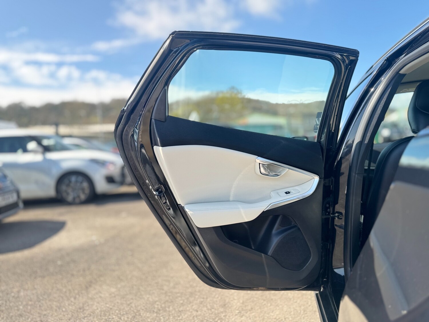 Used Volvo V40 2014 for sale - 78178353: Photo 39