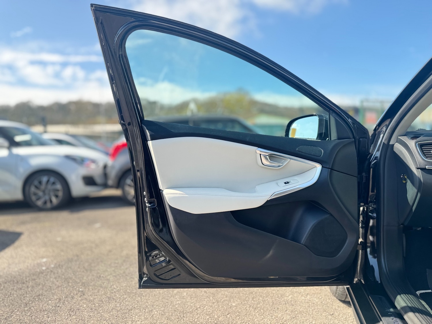 Used Volvo V40 2014 for sale - 78178353: Photo 41