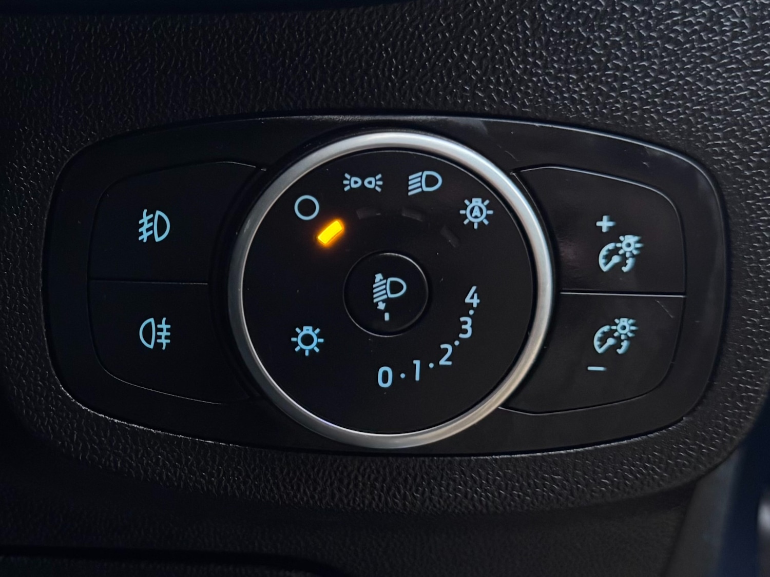 Used Ford Fiesta 2018 for sale - 78027535: Photo 27