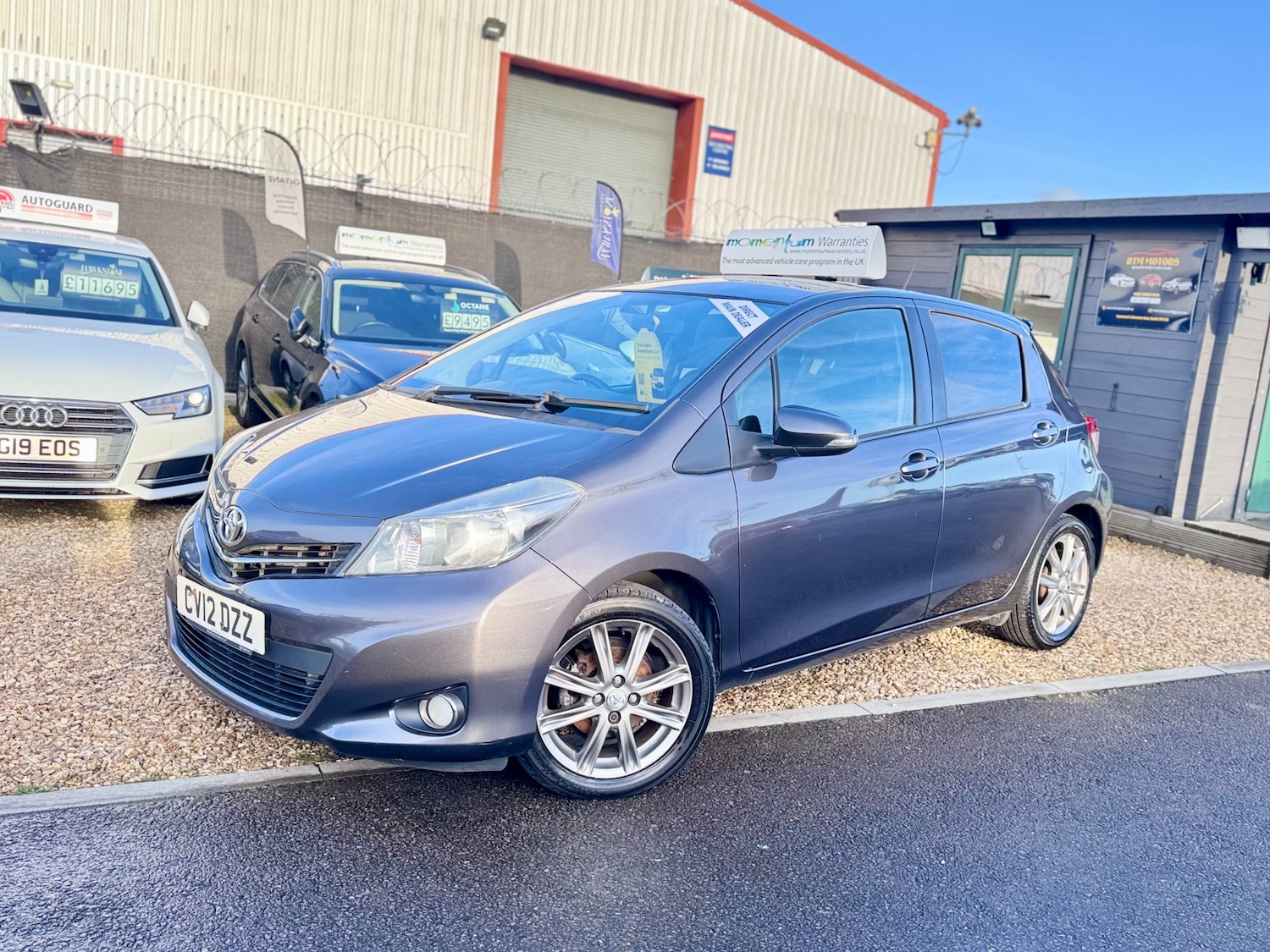 Used Toyota Yaris 2012 for sale - 77103372: Photo 3