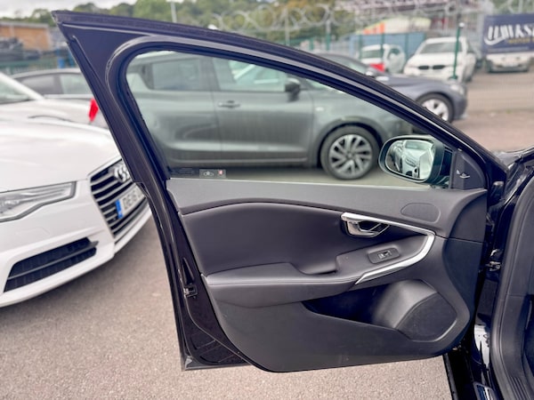 Used Volvo V40 2018 for sale - 76193491: Photo 41