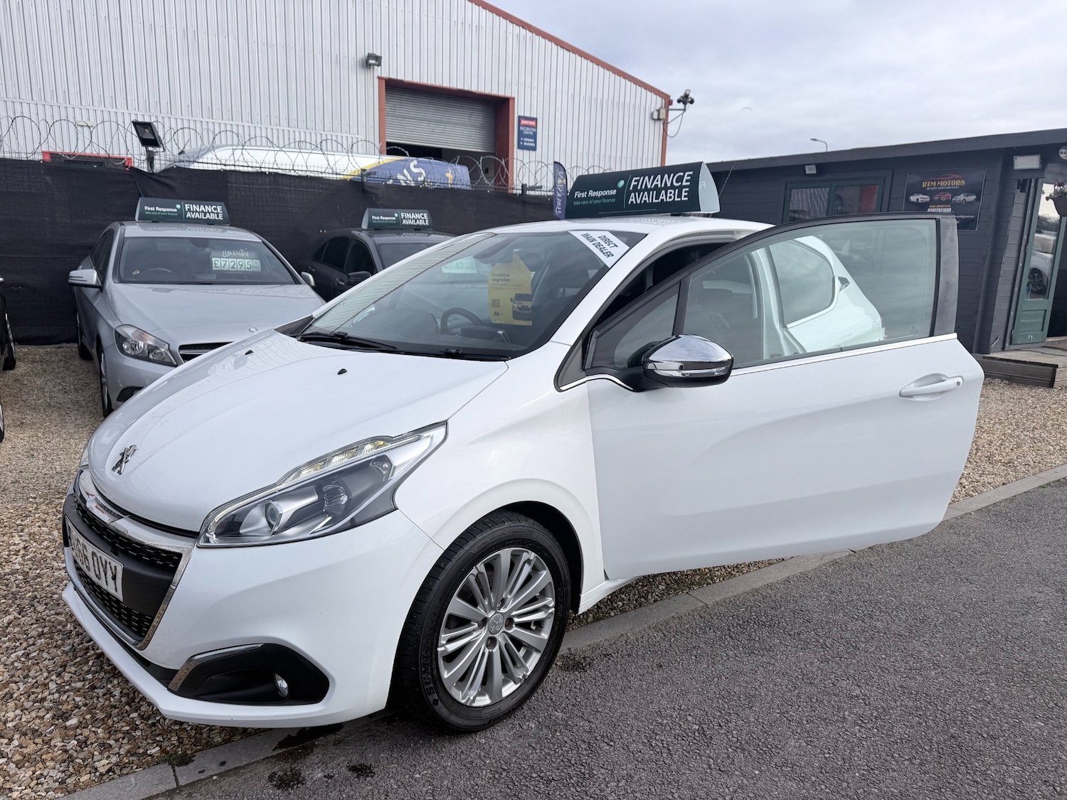 Used Peugeot 208 2016 for sale - 77802884: Photo 37