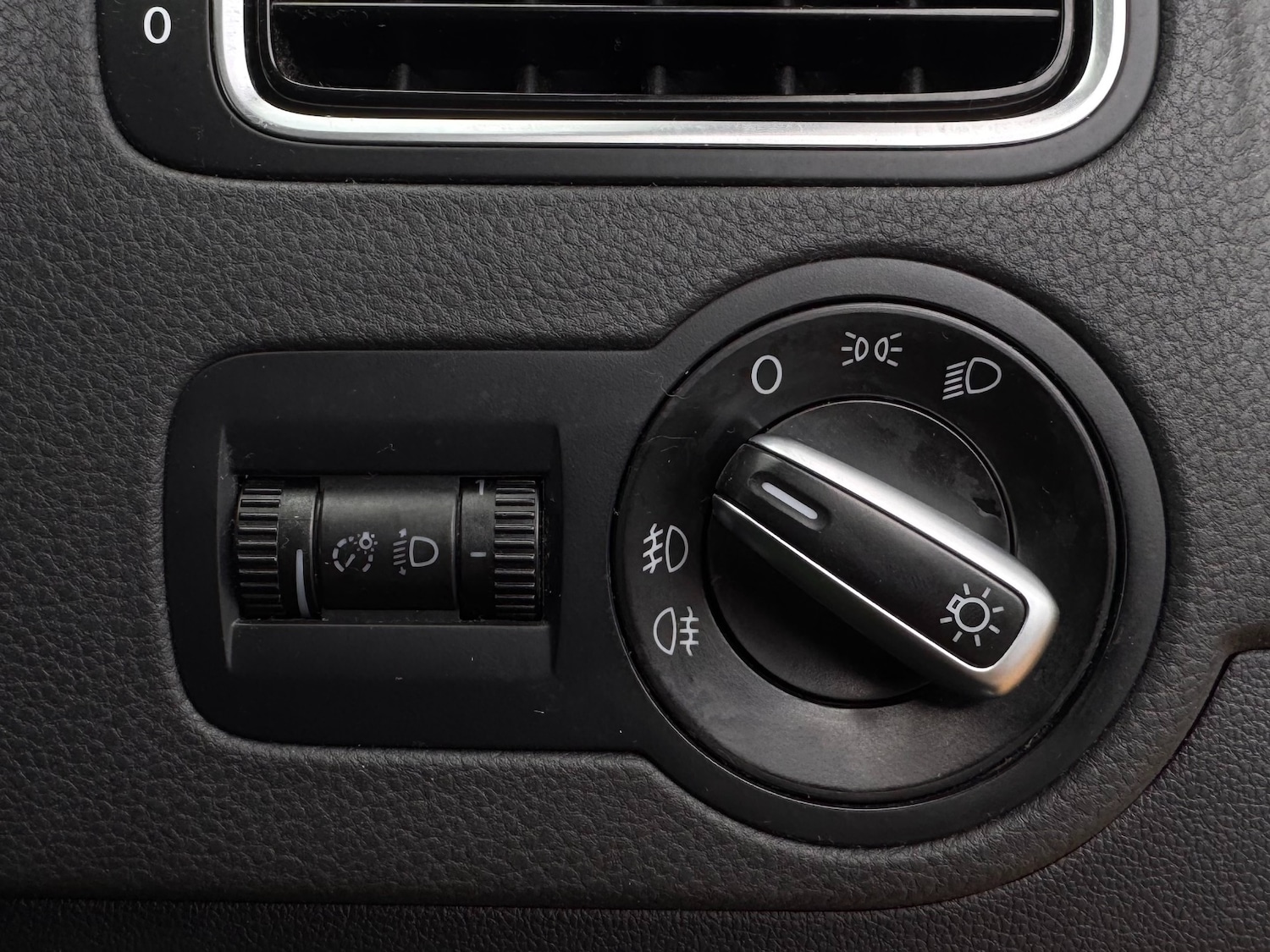 Used Volkswagen Polo 2012 for sale - 76736596: Photo 26