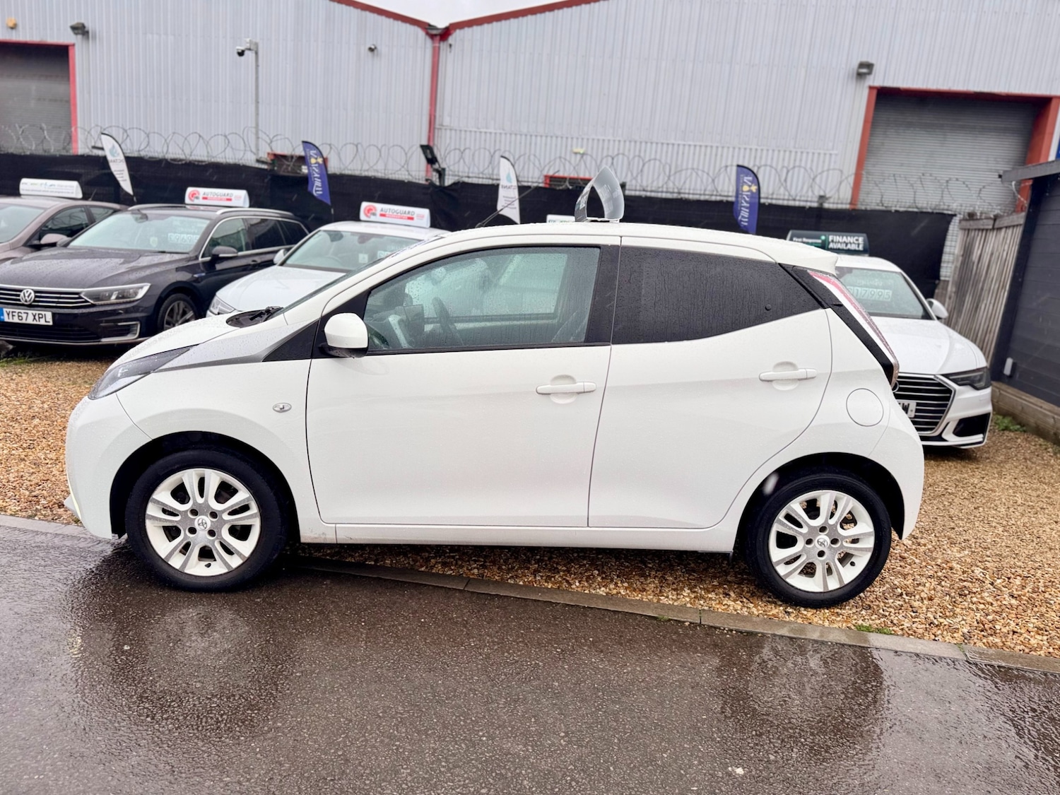 Used Toyota AYGO 2017 for sale - 76577354: Photo 16