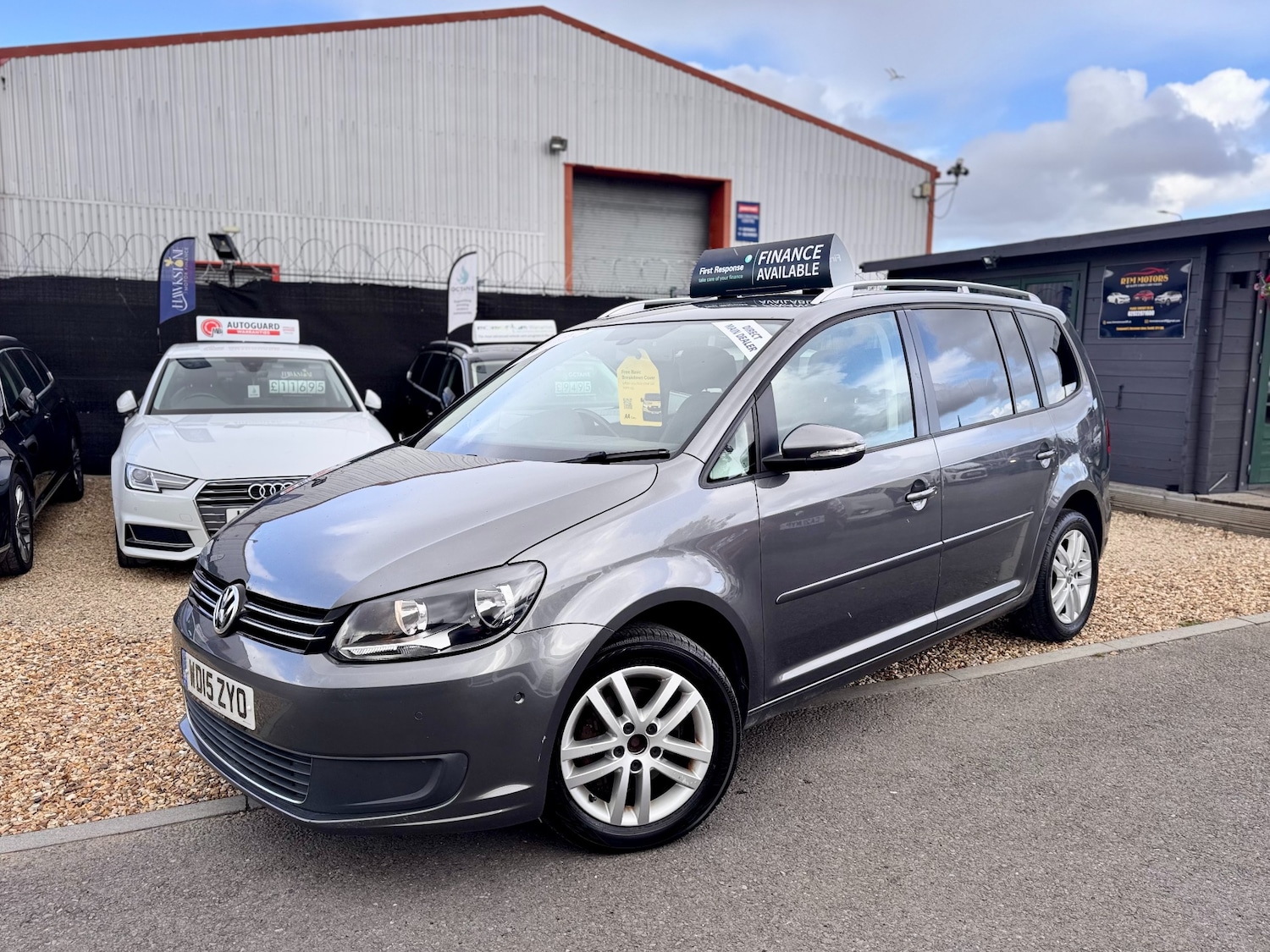 Used Volkswagen Touran 2015 for sale - 76426499: Photo 3