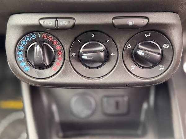 Used Vauxhall Corsa 2016 for sale - 76319789: Photo 34