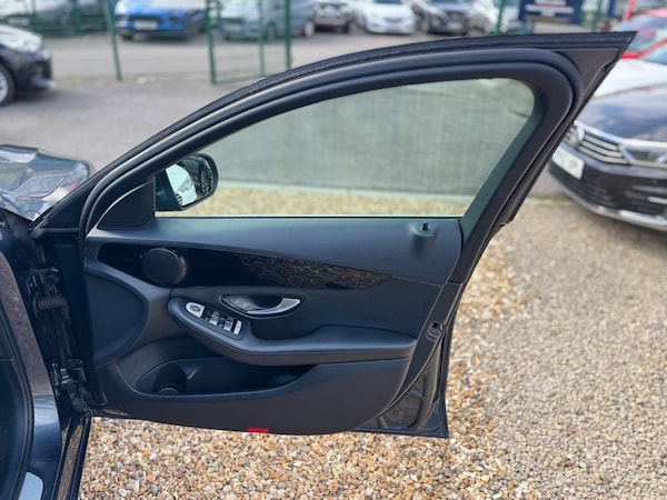 Used Mercedes-Benz C-Class 2015 for sale - 76236465: Photo 23