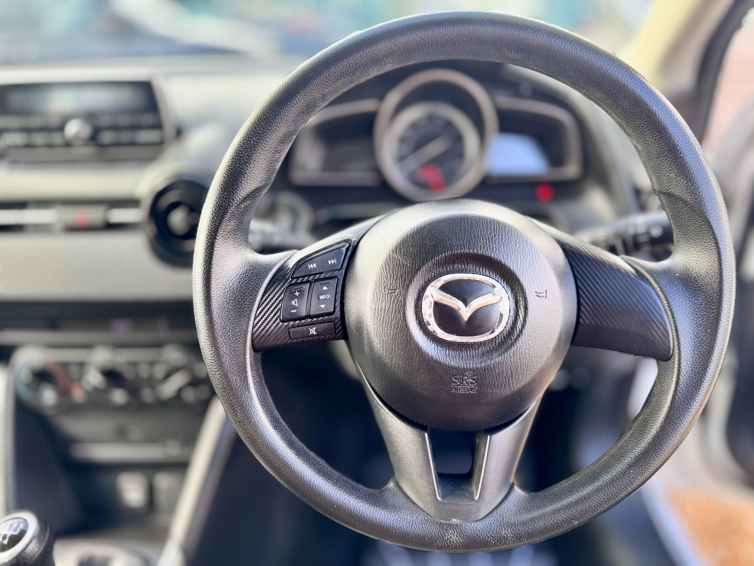 Used Mazda Mazda2 2015 for sale - 76425877: Photo 25