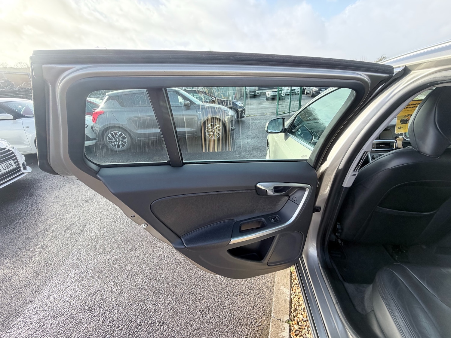 Used Volvo V60 2012 for sale - 77902724: Photo 37