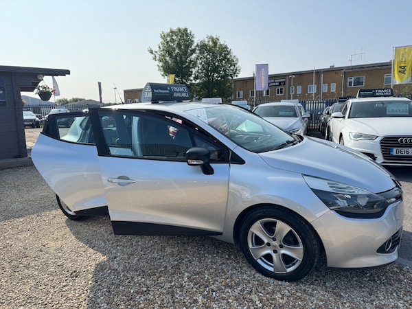 Used Renault Clio 2014 for sale - 76234943: Photo 43