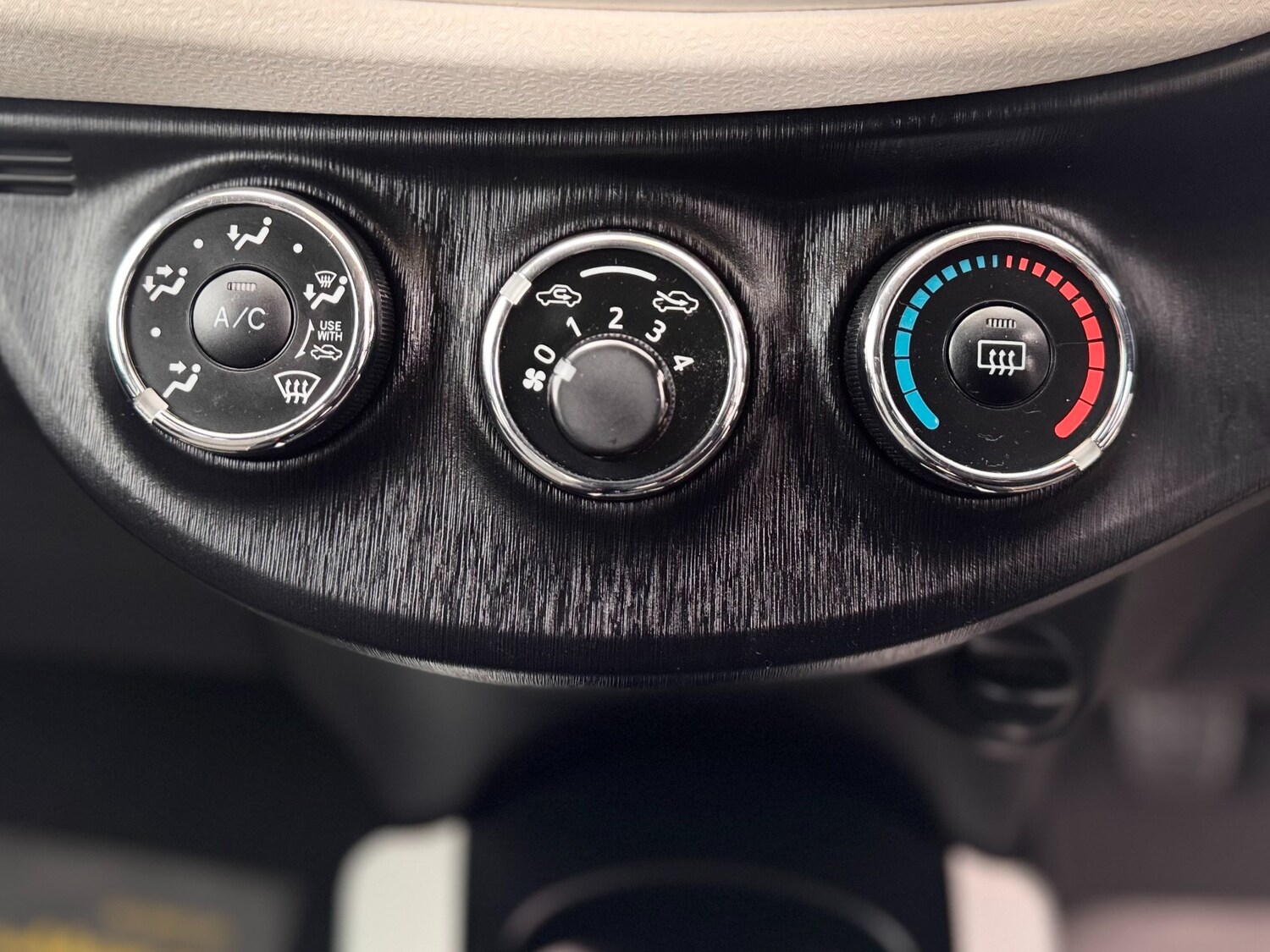 Used Toyota Yaris 2013 for sale - 77578821: Photo 35