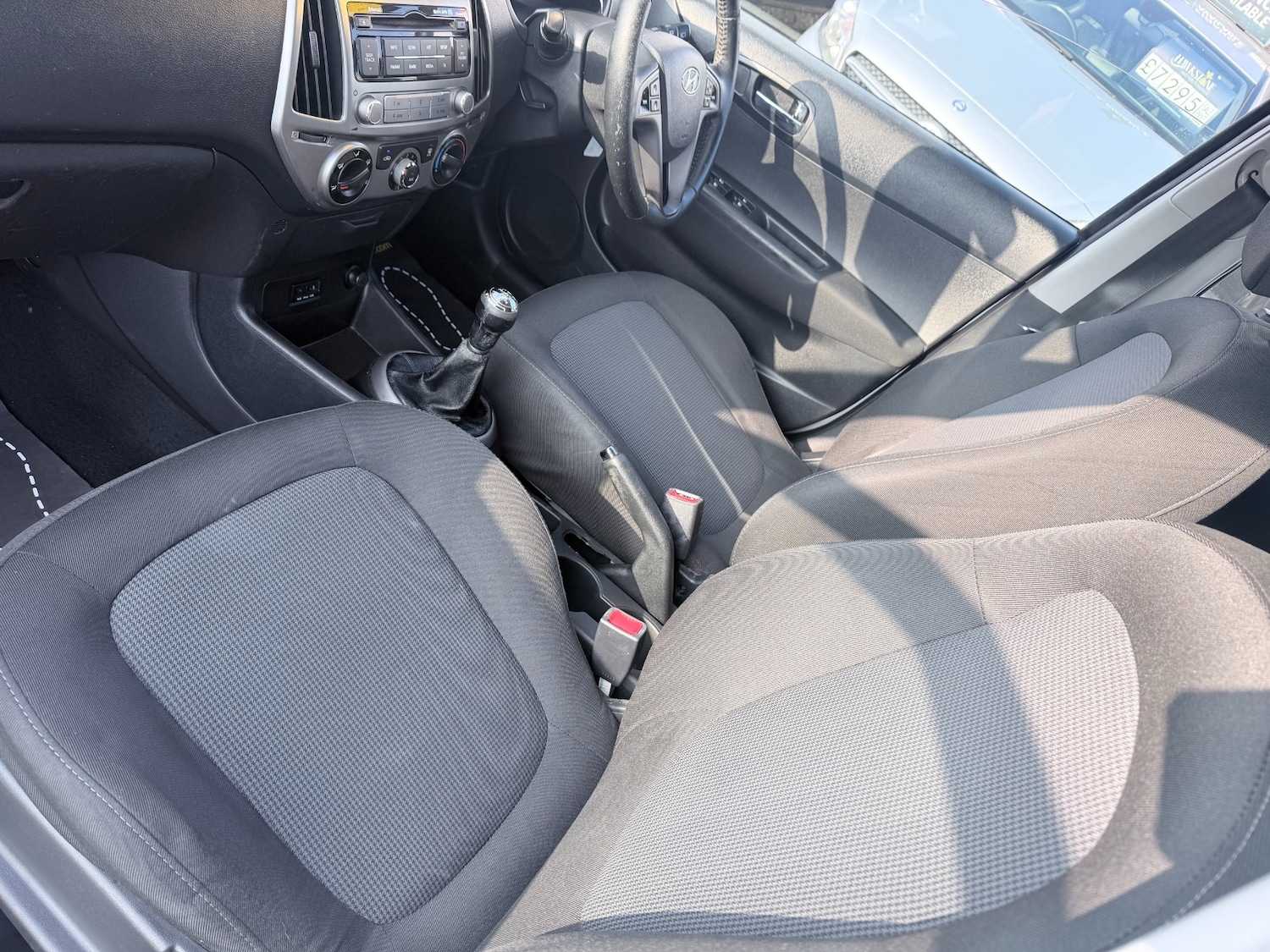 Used Hyundai i20 2013 for sale - 78107307: Photo 41