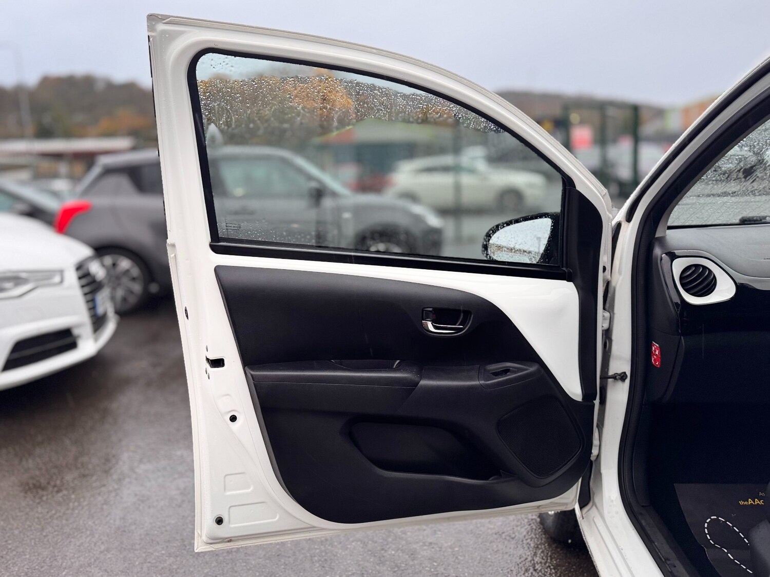 Used Toyota AYGO 2017 for sale - 77324546: Photo 41