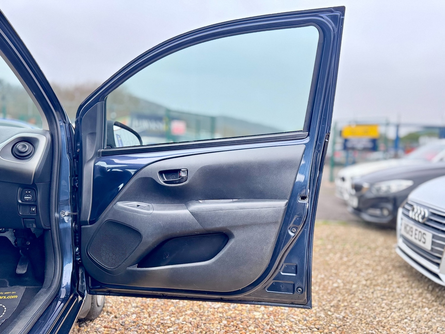 Used Toyota AYGO 2015 for sale - 77404623: Photo 24