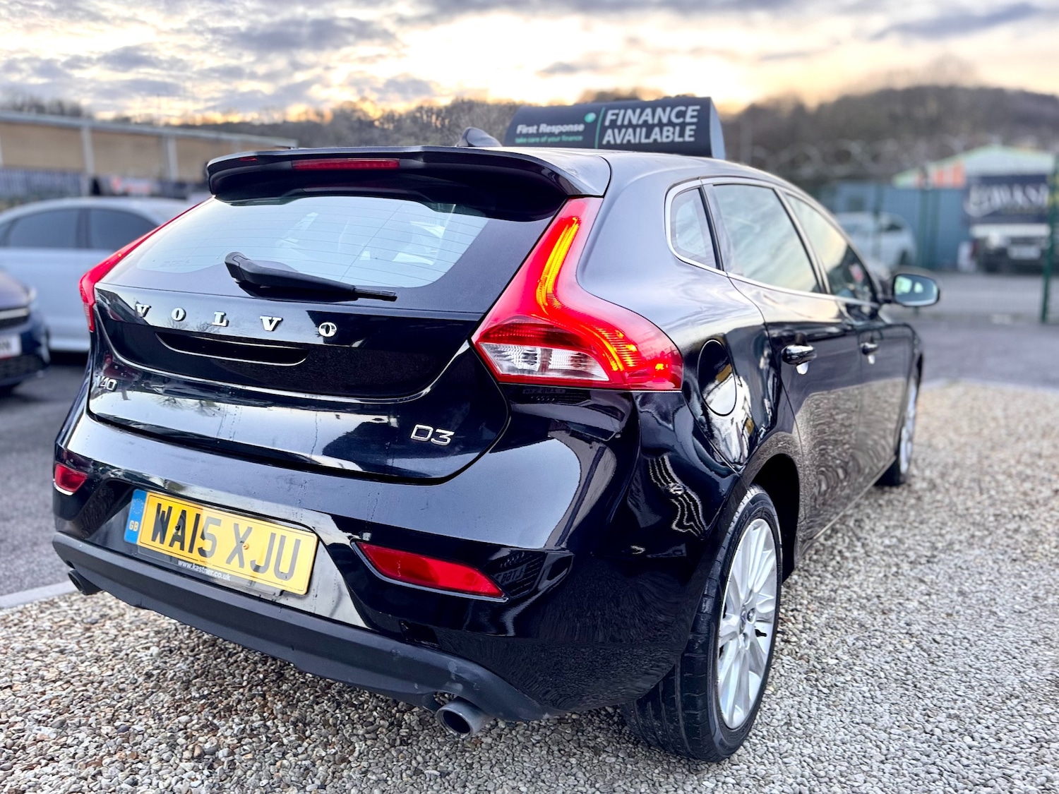 Used Volvo V40 2015 for sale - 76682304: Photo 15