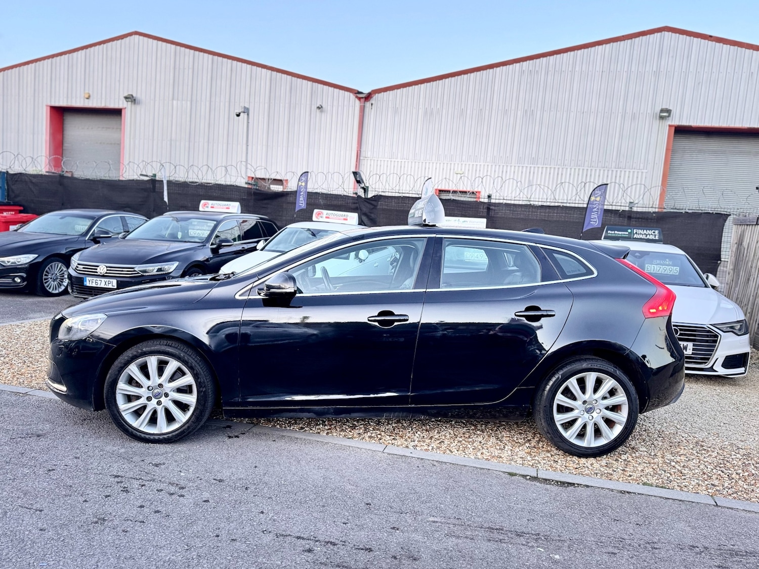 Used Volvo V40 2015 for sale - 76682304: Photo 16