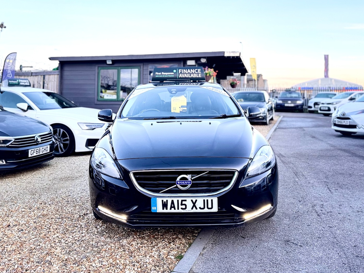 Used Volvo V40 2015 for sale - 76682304: Photo 2