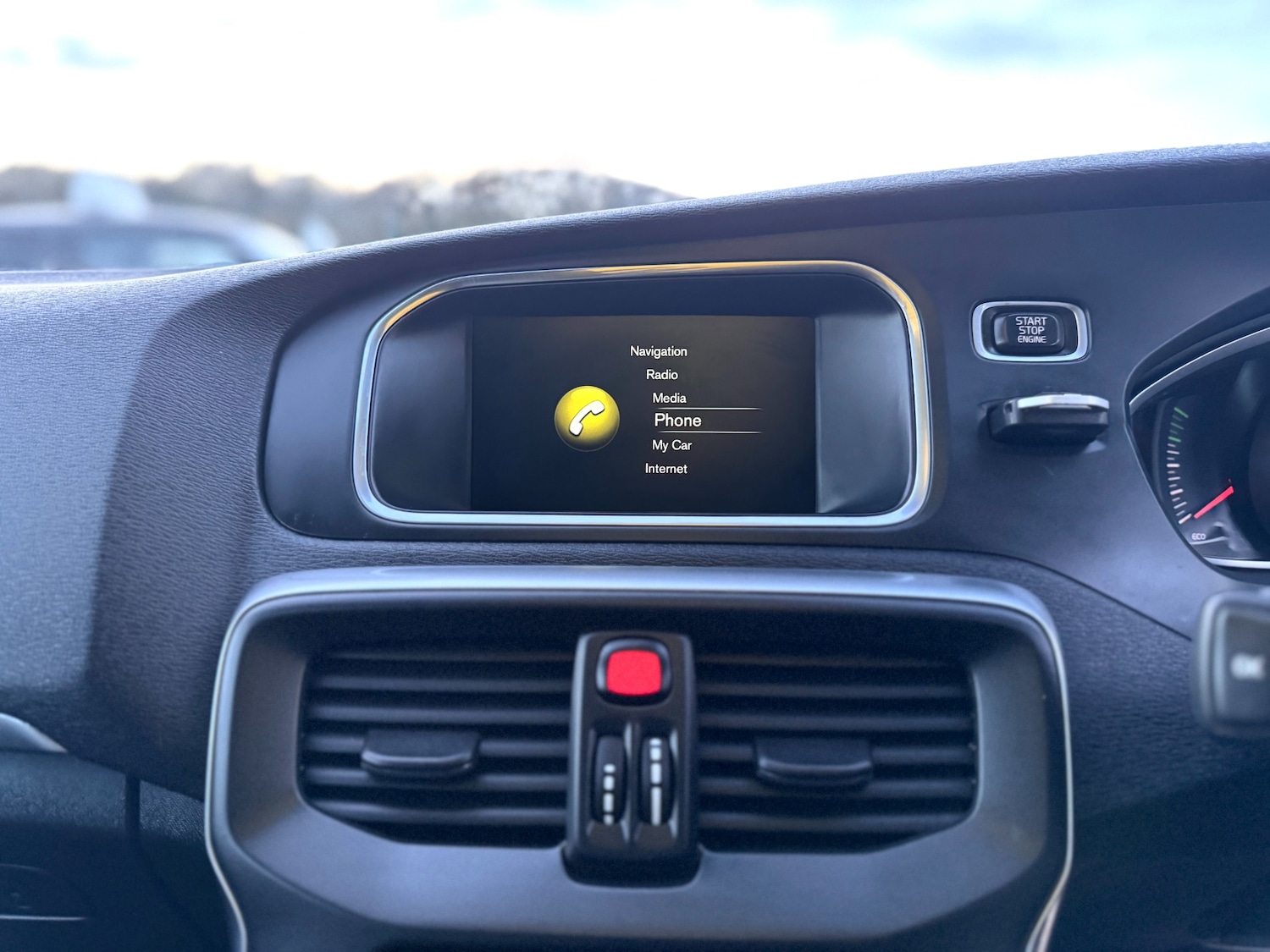 Used Volvo V40 2015 for sale - 76682304: Photo 33