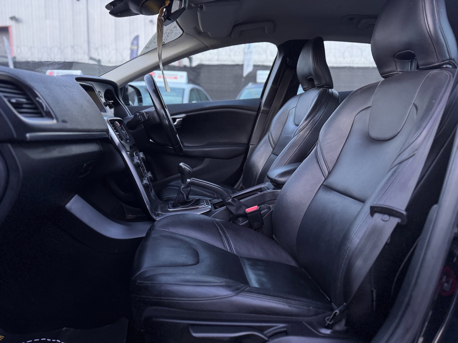 Used Volvo V40 2015 for sale - 76682304: Photo 42