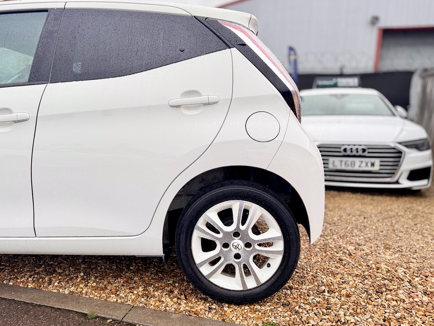 Used Toyota AYGO 2017 for sale - 77297360: Photo 23