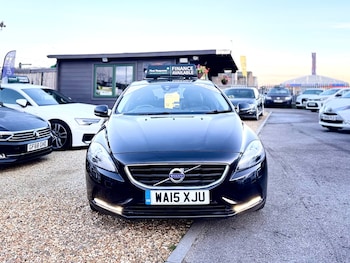 Used Volvo V40 2015 for sale - 76949418: Photo