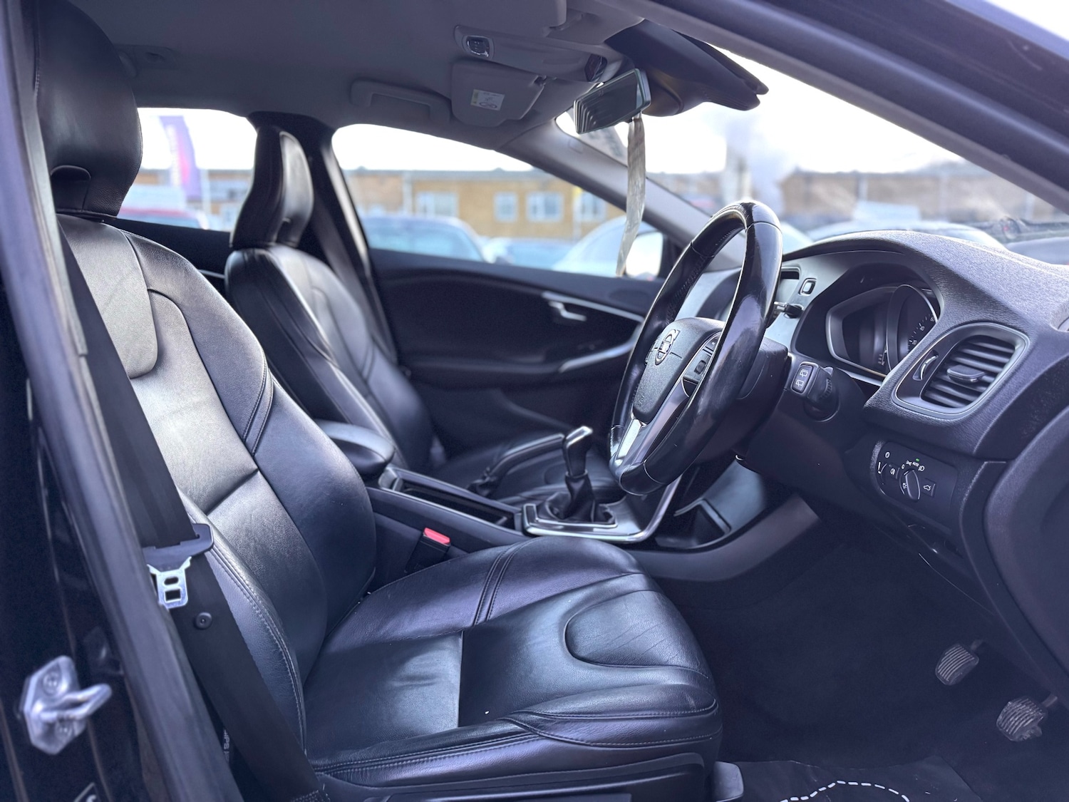 Used Volvo V40 2015 for sale - 76949418: Photo 9