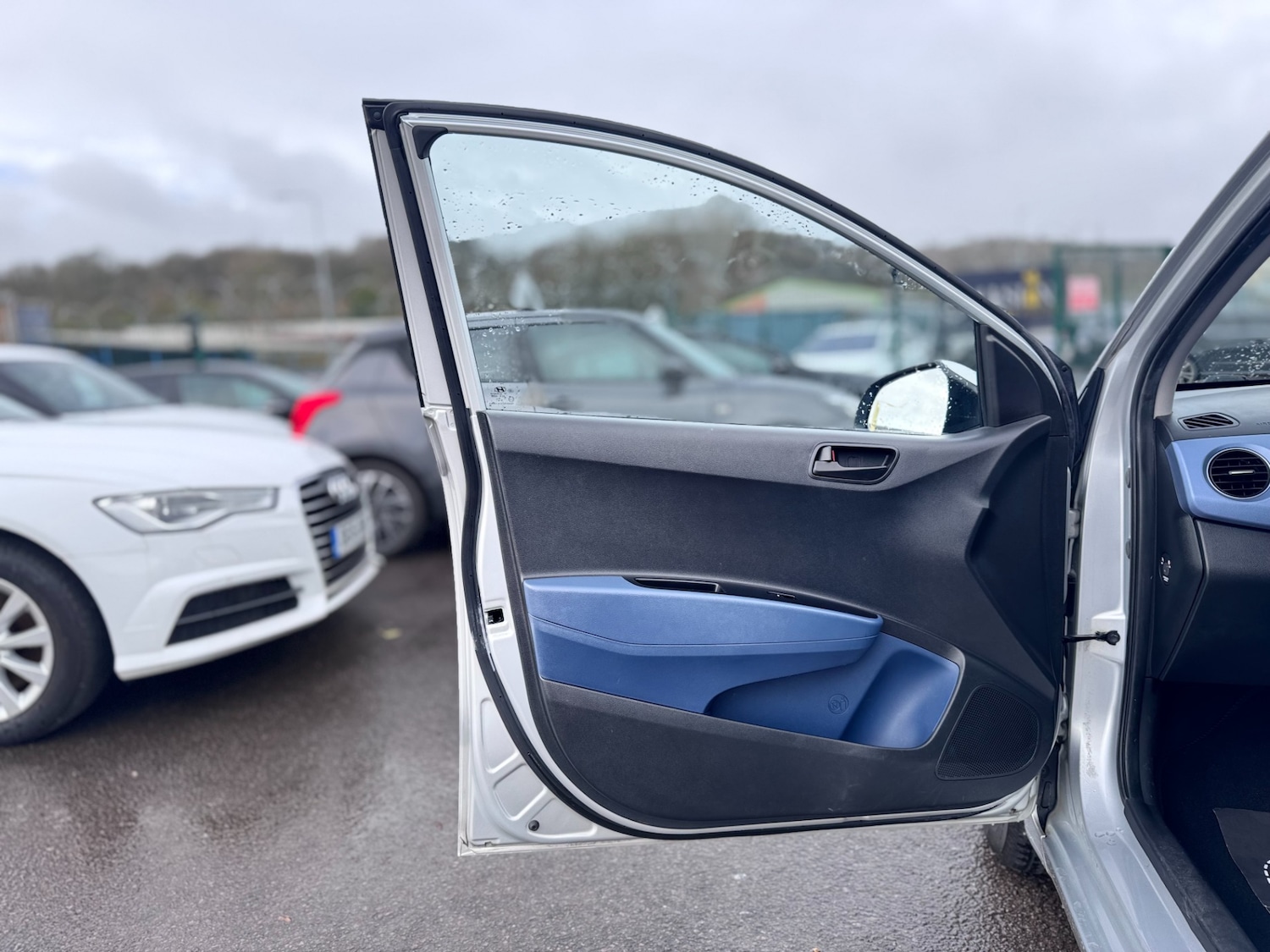 Used Hyundai i10 2015 for sale - 77222920: Photo 41