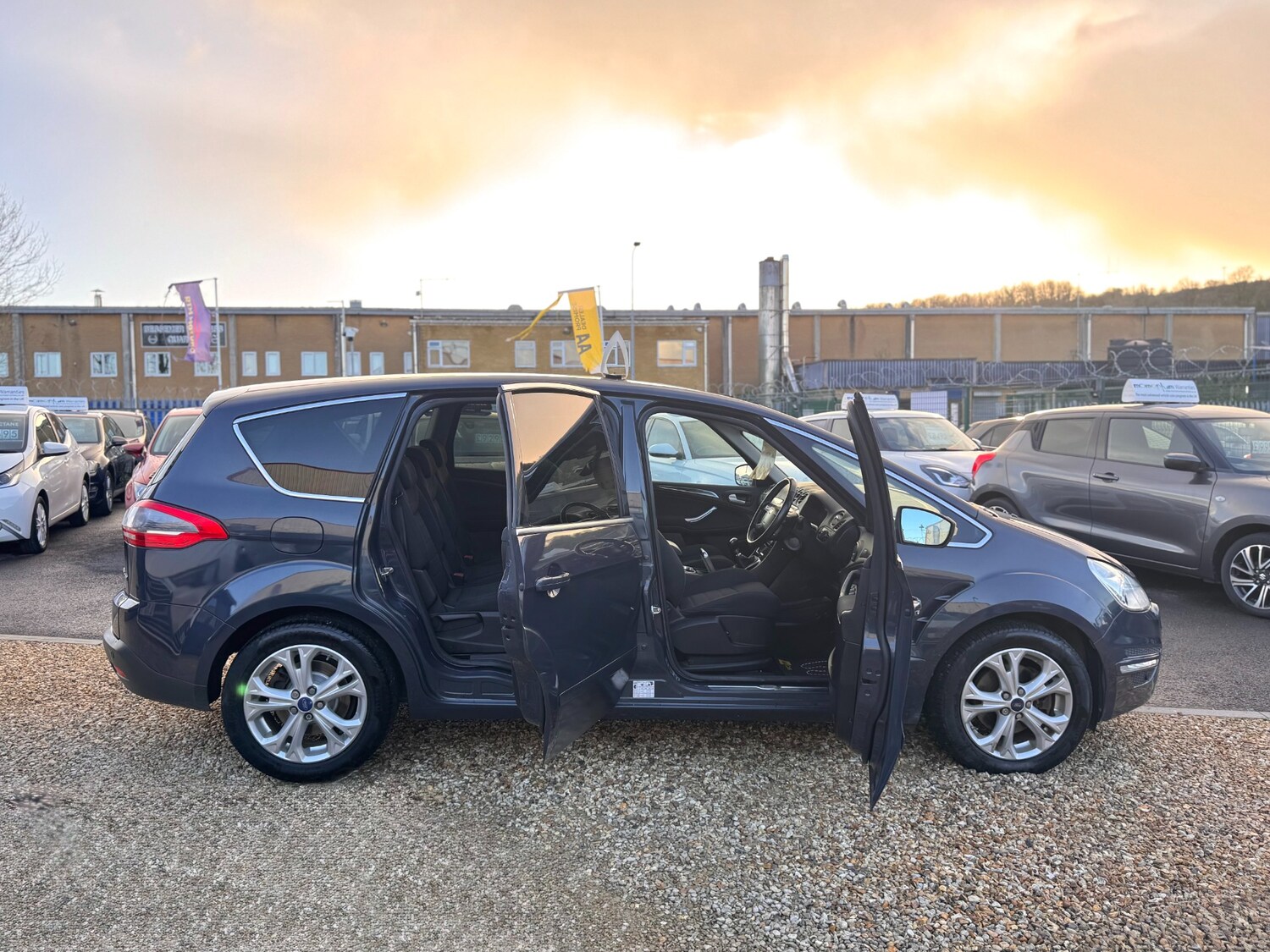 Used Ford S-Max 2015 for sale - 76682079: Photo 46