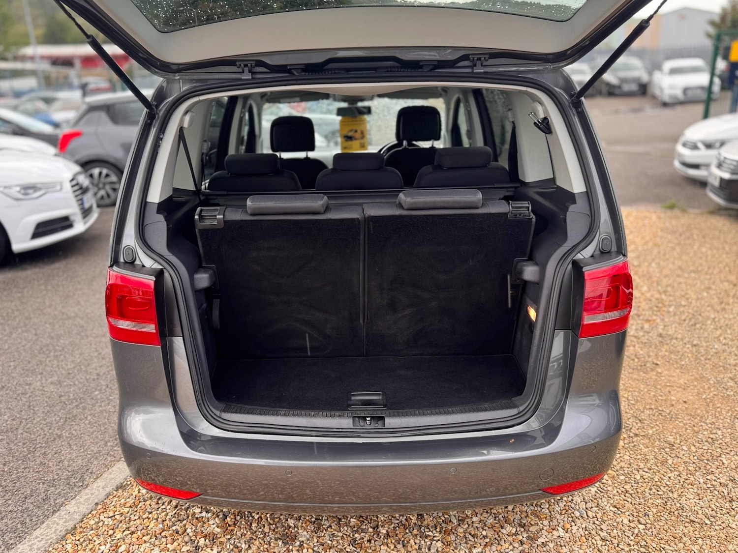 Used Volkswagen Touran 2015 for sale - 76577532: Photo 21