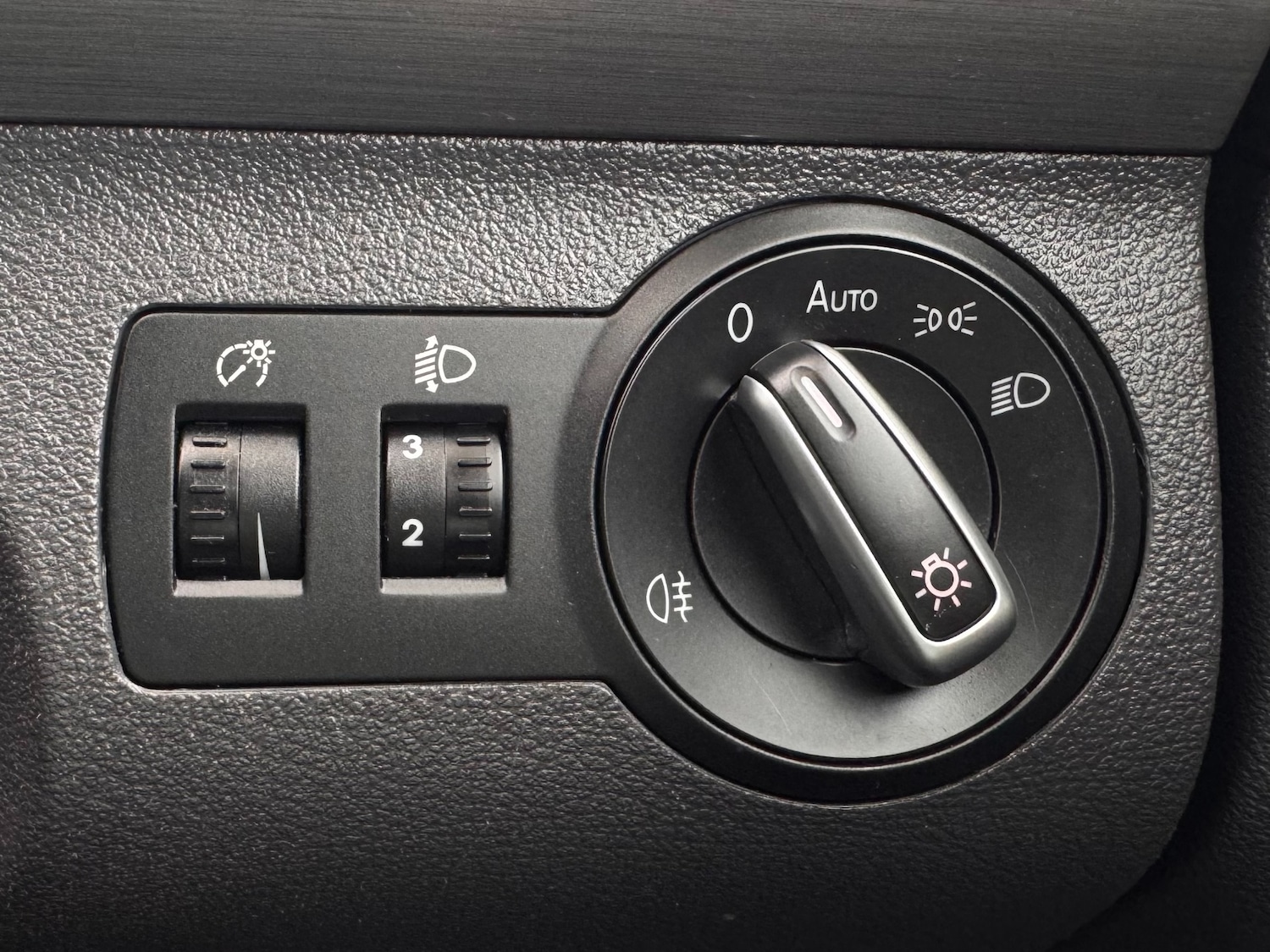 Used Volkswagen Touran 2015 for sale - 76577532: Photo 28