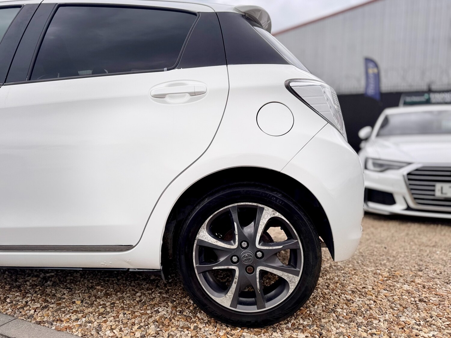 Used Toyota Yaris 2013 for sale - 77258653: Photo 23