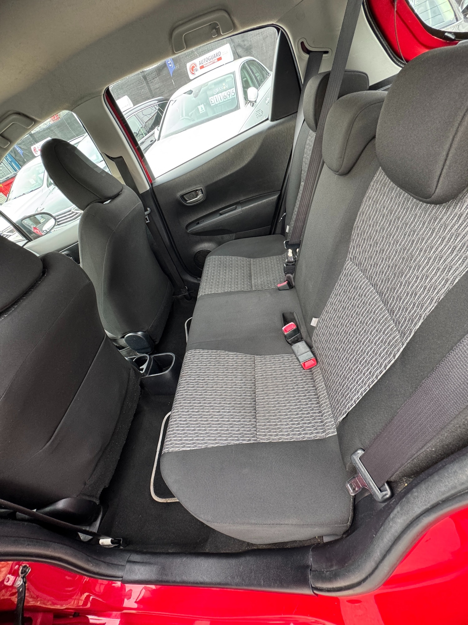 Used Toyota Yaris 2014 for sale - 76159261: Photo 38