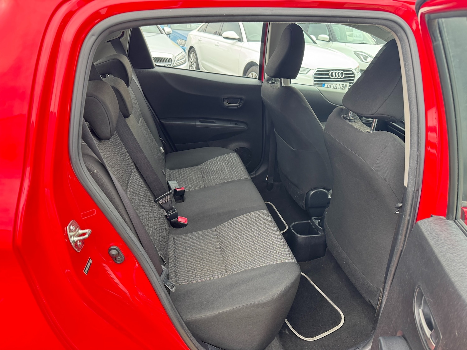 Used Toyota Yaris 2014 for sale - 76159261: Photo 9