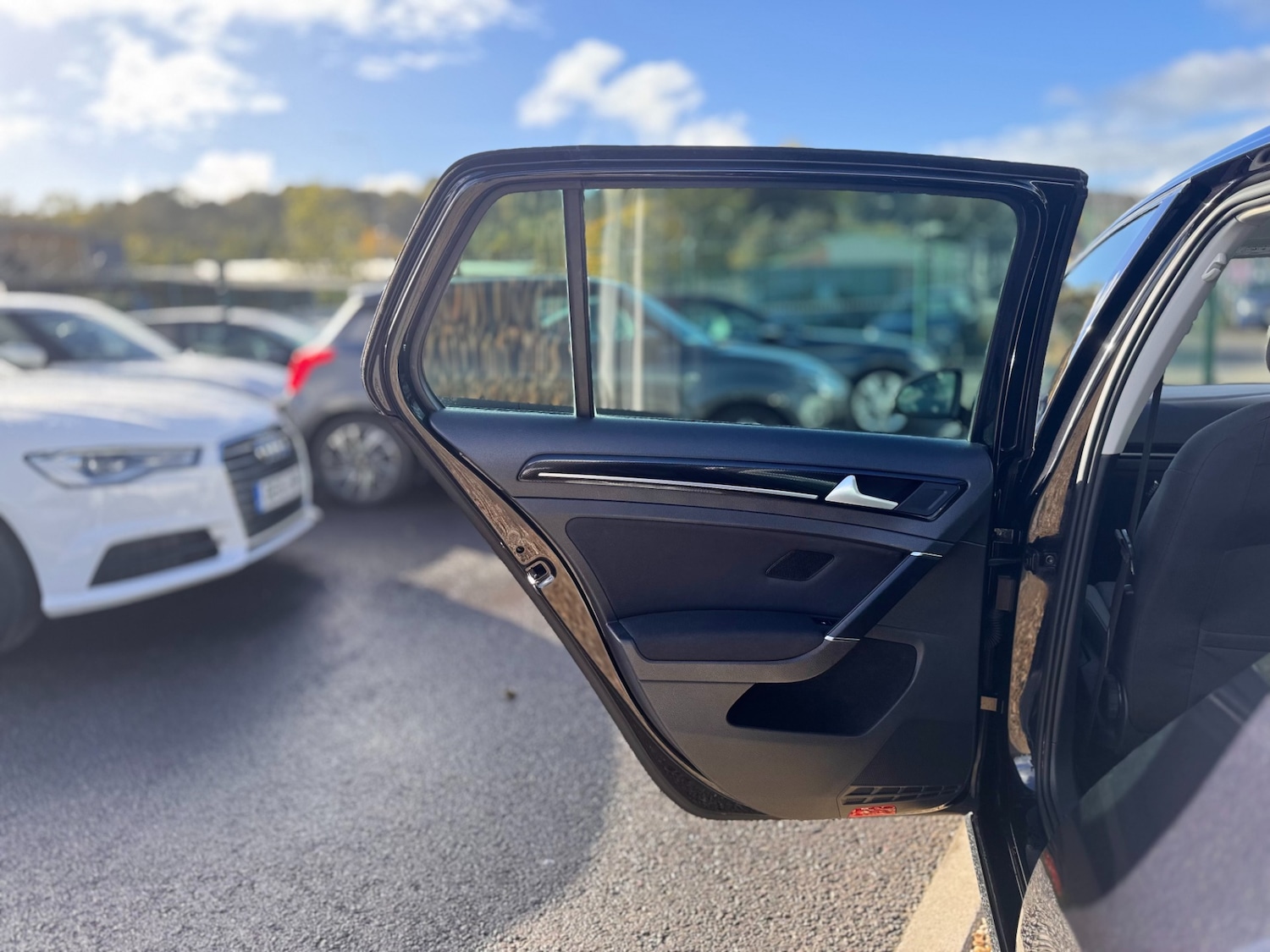 Used Volkswagen Golf 2015 for sale - 77051755: Photo 40