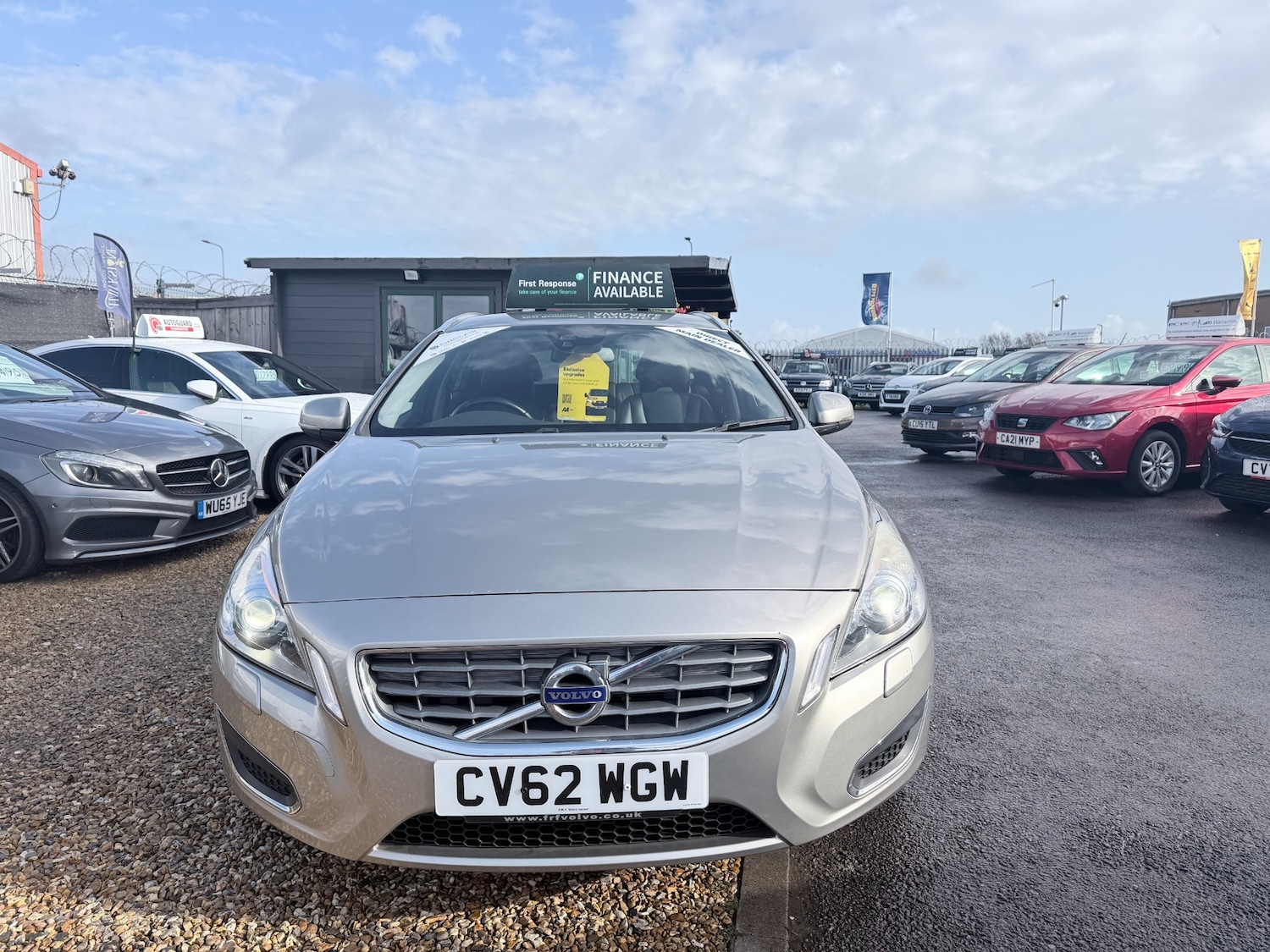 Used Volvo V60 2012 for sale - 77950333: Photo 2