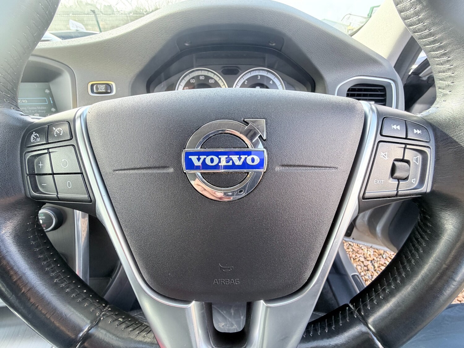 Used Volvo V60 2012 for sale - 77950333: Photo 29