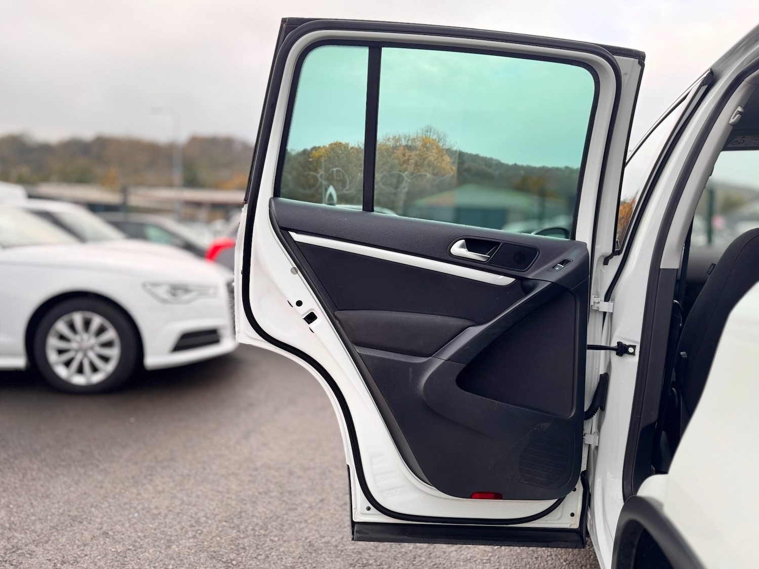 Used Volkswagen Tiguan 2016 for sale - 77051801: Photo 40