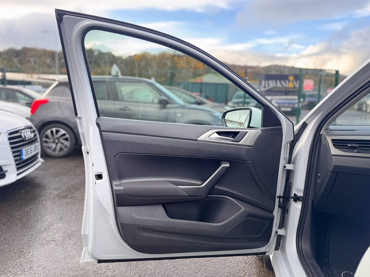 Used Volkswagen Polo 2019 for sale - 77147940: Photo 41